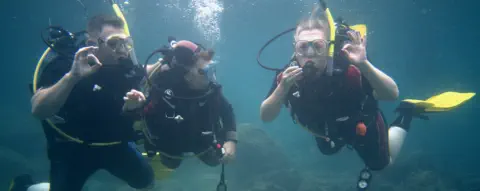 try scuba diving with scubaworld